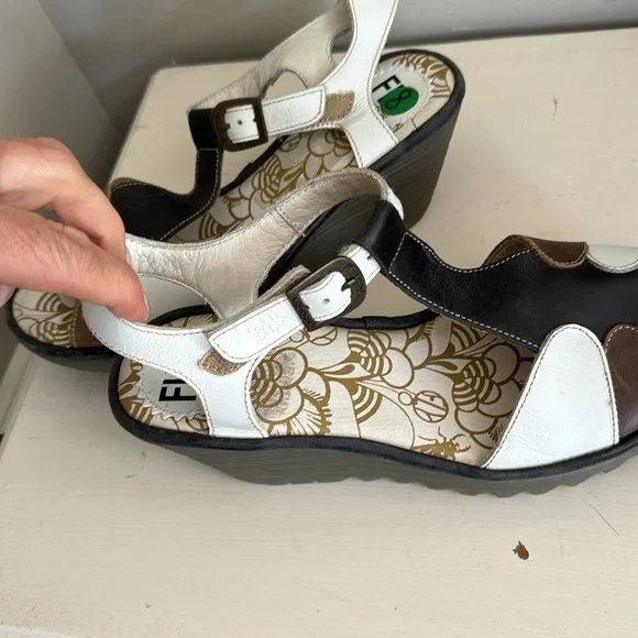 Fly London 40 "Yila" Brown Black White Sandals Size 38 us size 8 - Picture 5 of 6